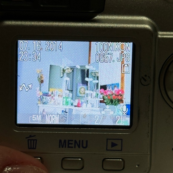 Nikon Digital Camera - Picture 6 of 6